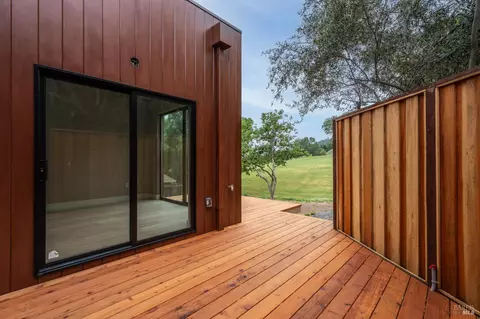 Exterior - 1091 Maple Ave, Ukiah, CA 95482 photo 3 of 4