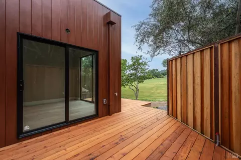 Exterior - 1091 Maple Ave, Ukiah, CA 95482 photo 3 of 4