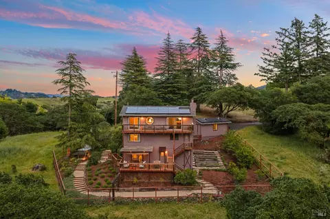 4733 Hidden Oaks Rd, Santa Rosa, CA 95404