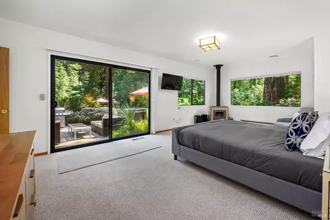 Bedroom - 1650 Jonive Rd, Sebastopol, CA 95472 photo 2 of 9