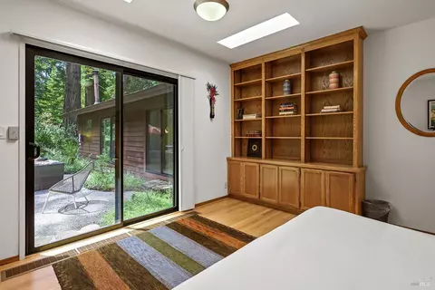 Bedroom - 1650 Jonive Rd, Sebastopol, CA 95472 photo 4 of 9