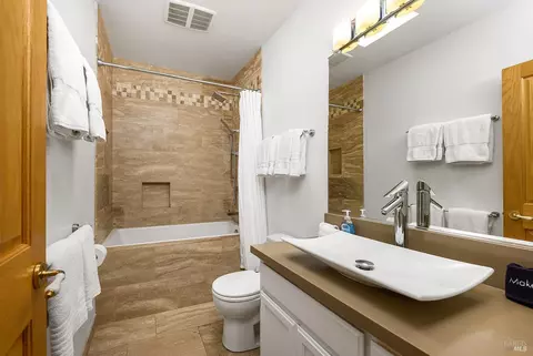 Bath - 1650 Jonive Rd, Sebastopol, CA 95472 photo 4 of 6