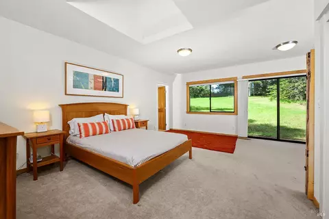 Bedroom - 1650 Jonive Rd, Sebastopol, CA 95472 photo 6 of 9