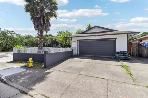 Exterior - 704 Daybrook Dr, Windsor, CA 95492 photo 10 of 10