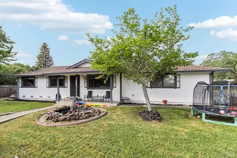 Exterior - 704 Daybrook Dr, Windsor, CA 95492 photo 4 of 10