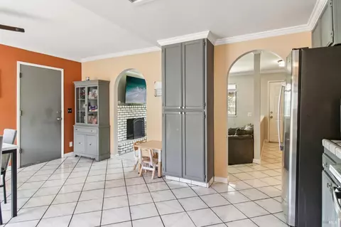 Entry Way - 704 Daybrook Dr, Windsor, CA 95492 photo 3 of 3