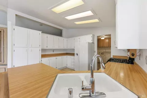 254 Clover Way, Napa, CA 94558