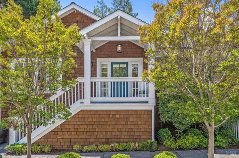 133 Ward St, Larkspur, CA 94939