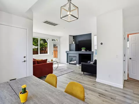 Dining - 1295 Pedroncelli Dr, Windsor, CA 95492 photo 6 of 6
