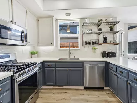 Kitchen - 1295 Pedroncelli Dr, Windsor, CA 95492 photo 5 of 6