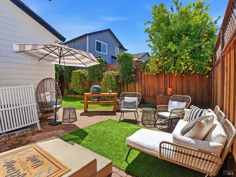 Exterior - 1295 Pedroncelli Dr, Windsor, CA 95492 photo 14 of 15