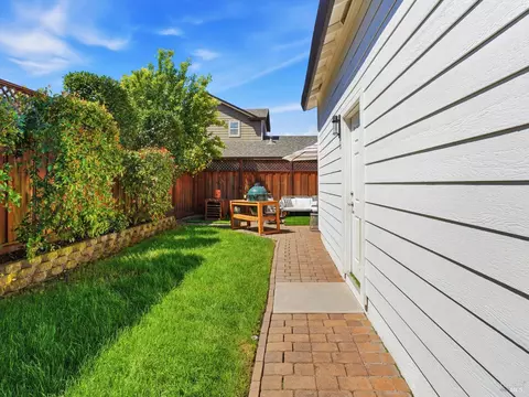 Exterior - 1295 Pedroncelli Dr, Windsor, CA 95492 photo 11 of 15
