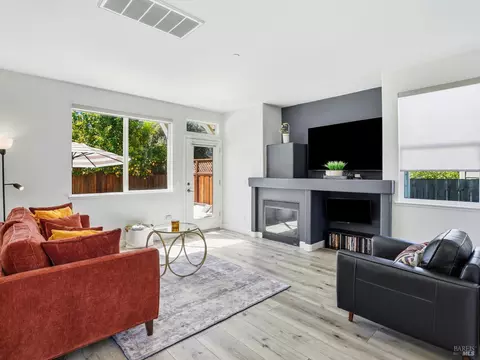 Living - 1295 Pedroncelli Dr, Windsor, CA 95492 photo 5 of 5