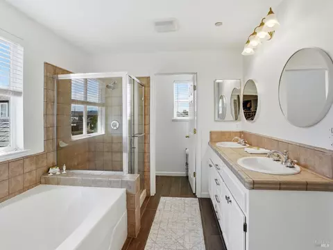 Bath - 1295 Pedroncelli Dr, Windsor, CA 95492 photo 2 of 11