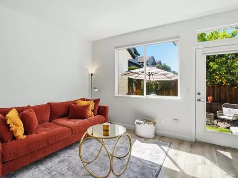 Living - 1295 Pedroncelli Dr, Windsor, CA 95492 photo 2 of 5