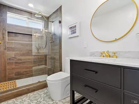 Bath - 1295 Pedroncelli Dr, Windsor, CA 95492 photo 6 of 11