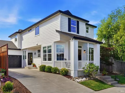Exterior - 1295 Pedroncelli Dr, Windsor, CA 95492 photo 6 of 15