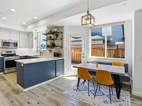 Kitchen - 1295 Pedroncelli Dr, Windsor, CA 95492 photo 1 of 6