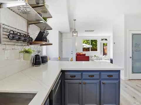 Kitchen - 1295 Pedroncelli Dr, Windsor, CA 95492 photo 3 of 6