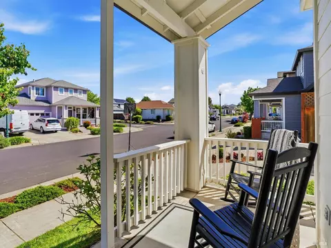 Exterior - 1295 Pedroncelli Dr, Windsor, CA 95492 photo 4 of 15