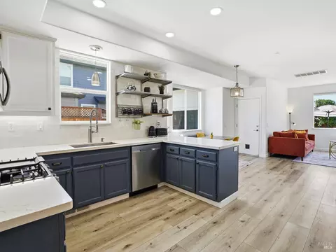 Kitchen - 1295 Pedroncelli Dr, Windsor, CA 95492 photo 6 of 6