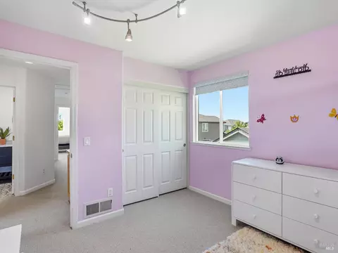 Bedroom - 1295 Pedroncelli Dr, Windsor, CA 95492 photo 4 of 6