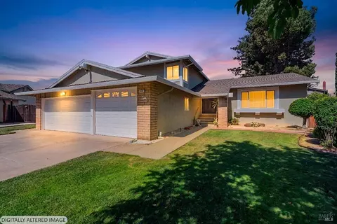 Exterior - 636 Tiburon Ct, Vacaville, CA 95687 photo 10 of 12