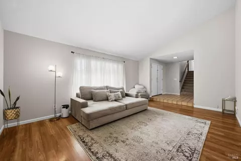 Living - 636 Tiburon Ct, Vacaville, CA 95687 photo 1 of 6