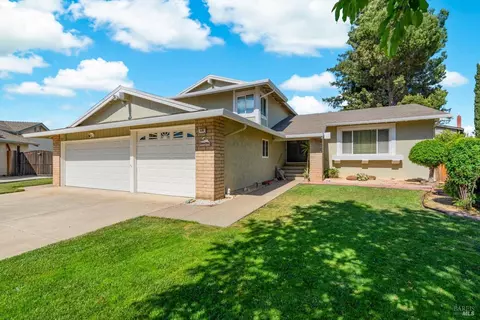Exterior - 636 Tiburon Ct, Vacaville, CA 95687 photo 3 of 12