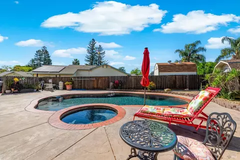 Exterior - 636 Tiburon Ct, Vacaville, CA 95687 photo 6 of 12