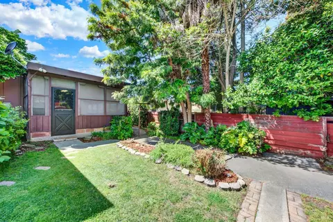 Exterior - 2008 Tuolumne St, Vallejo, CA 94589 photo 23 of 37