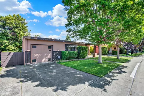 Exterior - 2008 Tuolumne St, Vallejo, CA 94589 photo 2 of 37