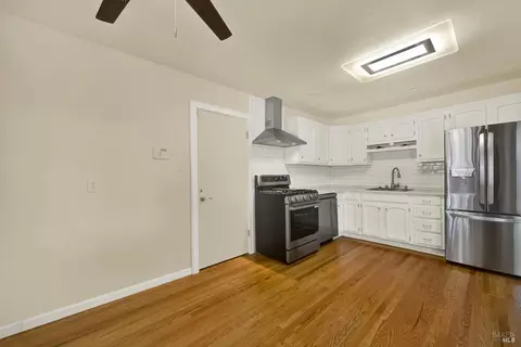 Kitchen - 2008 Tuolumne St, Vallejo, CA 94589 photo 2 of 6