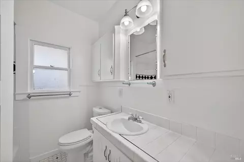 Bath - 528 Ohio St, Vallejo, CA 94590 photo 2 of 3