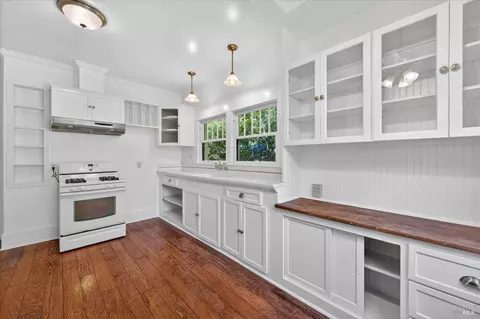 Kitchen - 528 Ohio St, Vallejo, CA 94590 photo 4 of 4