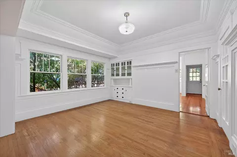 Living - 528 Ohio St, Vallejo, CA 94590 photo 6 of 6