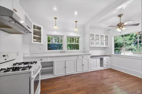 Kitchen - 528 Ohio St, Vallejo, CA 94590 photo 2 of 4