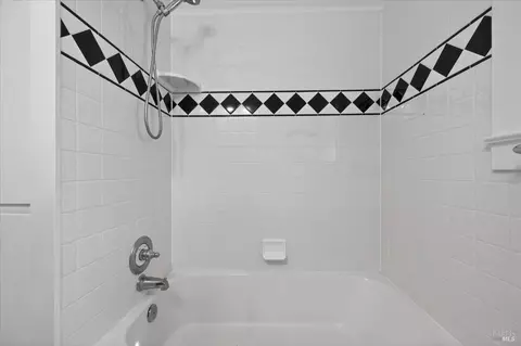 Bath - 528 Ohio St, Vallejo, CA 94590 photo 3 of 3