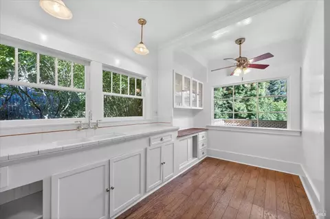 Kitchen - 528 Ohio St, Vallejo, CA 94590 photo 3 of 4