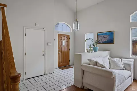 Entry Way - 1466 Legend Cir, Vallejo, CA 94591 photo 1 of 5