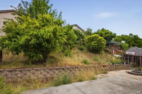Exterior - 1466 Legend Cir, Vallejo, CA 94591 photo 5 of 6