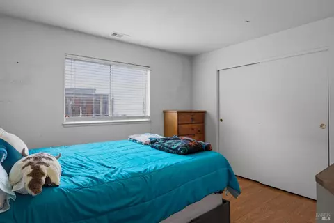 Bedroom - 1466 Legend Cir, Vallejo, CA 94591 photo 3 of 6