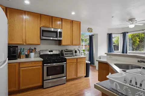 Kitchen - 1466 Legend Cir, Vallejo, CA 94591 photo 3 of 3