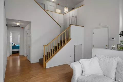 Entry Way - 1466 Legend Cir, Vallejo, CA 94591 photo 3 of 5