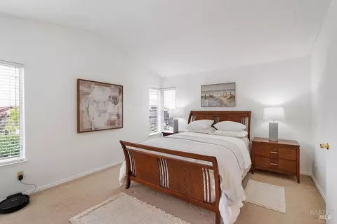 Bedroom - 31 Brighton Dr, Vallejo, CA 94591 photo 4 of 5