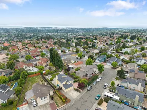 View/Area - 31 Brighton Dr, Vallejo, CA 94591 photo 5 of 5