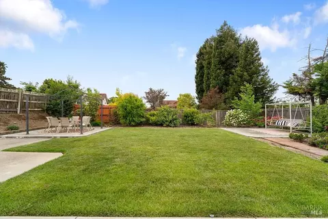 Exterior - 31 Brighton Dr, Vallejo, CA 94591 photo 7 of 9