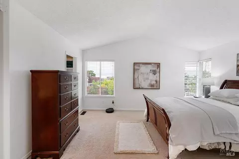 Bedroom - 31 Brighton Dr, Vallejo, CA 94591 photo 3 of 5
