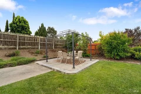 Exterior - 31 Brighton Dr, Vallejo, CA 94591 photo 4 of 9