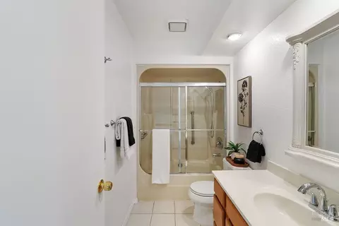 Bath - 31 Brighton Dr, Vallejo, CA 94591 photo 1 of 5